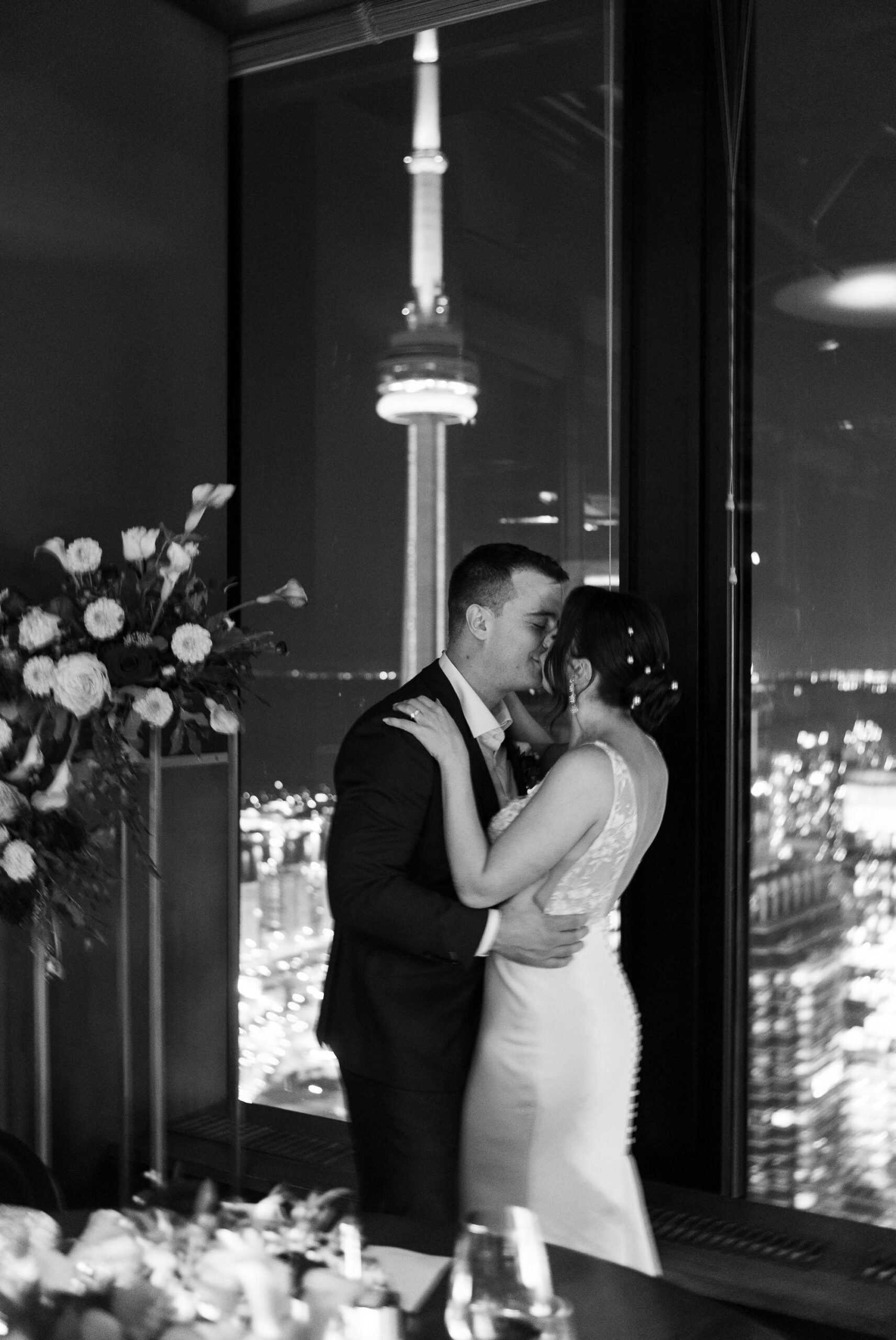 CN Tower, Kiss, Nighttime, Wedding Reception, Zsuzsi Pal Photography