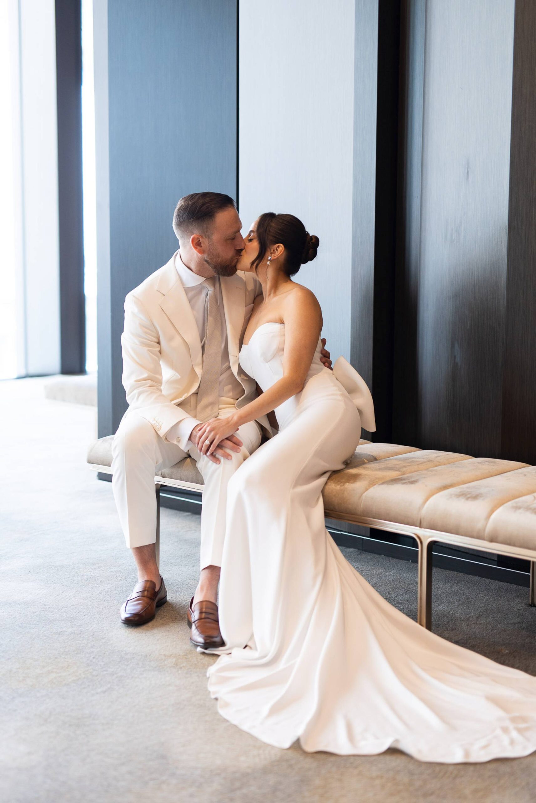 Bride Groom Kiss, Editorial, Toronto Jewish Wedding, Zsuzsi Pal Photography, Park Hyatt