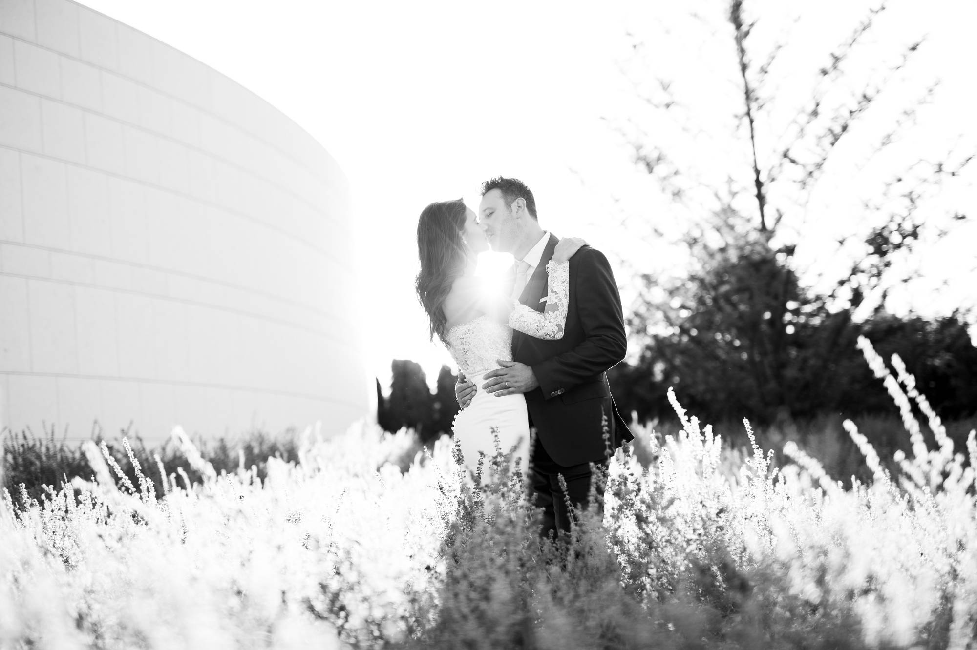 Black and White Kiss Wedding